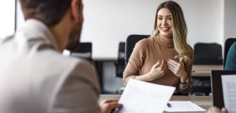 Como se preparar para uma entrevista de emprego e causar uma boa impressão