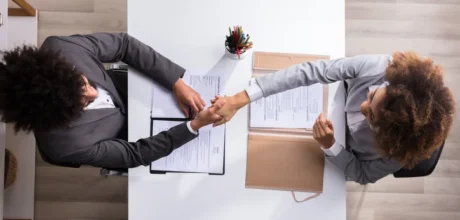 Como se preparar para uma entrevista de trabalho e responder às perguntas mais comuns